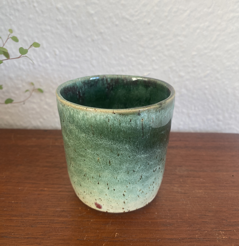 Rustik Håndlavet Stentøjskop i Organiske Grønne Nuancer - Billede 3